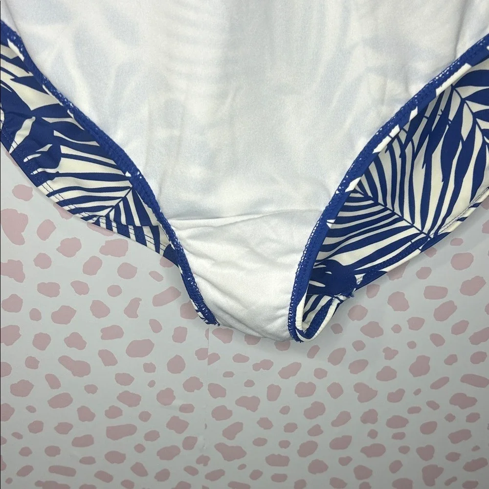 Jaclyn Smith Women's Blue and White Halter One-piece Bathing Suit Sz 18‎ Padded
